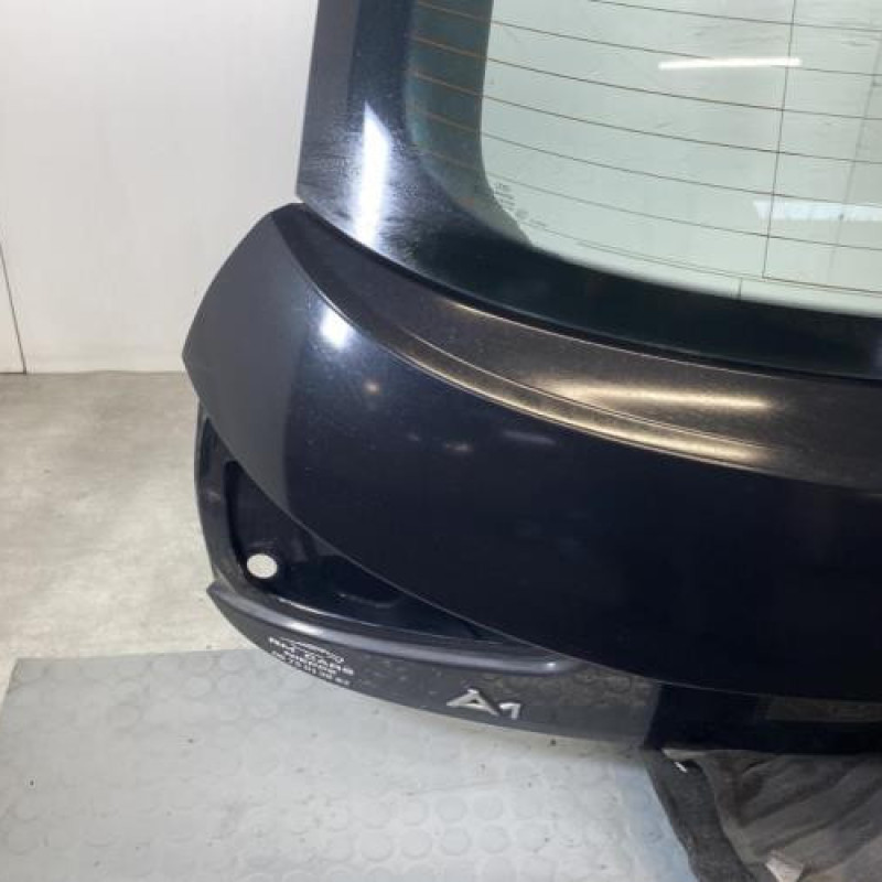 Malle/Hayon arriere AUDI A1 1 Photo n°5