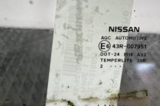 Vitre avant gauche NISSAN JUKE 1