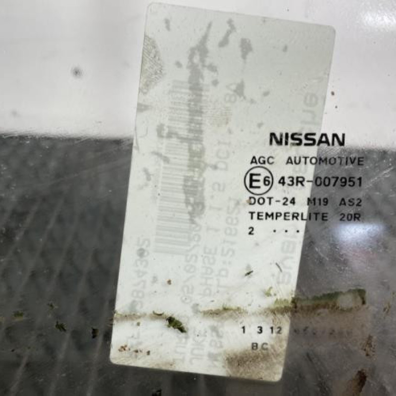 Vitre avant gauche NISSAN JUKE 1 Photo n°3