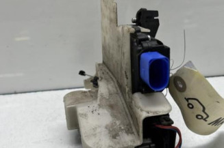 Serrure avant droit VOLKSWAGEN POLO 4