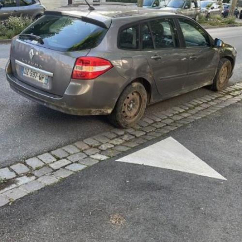 Pretensionneur de ceinture avant droit RENAULT LAGUNA 3 Photo n°8
