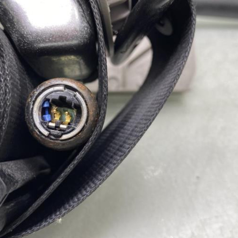 Pretensionneur de ceinture avant droit RENAULT LAGUNA 3 Photo n°4