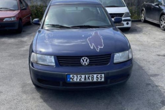 Poignee interieur avant gauche VOLKSWAGEN PASSAT 4 Photo n°1