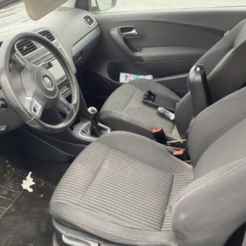 Attache ceinture avant droit VOLKSWAGEN POLO 5 Photo n°12