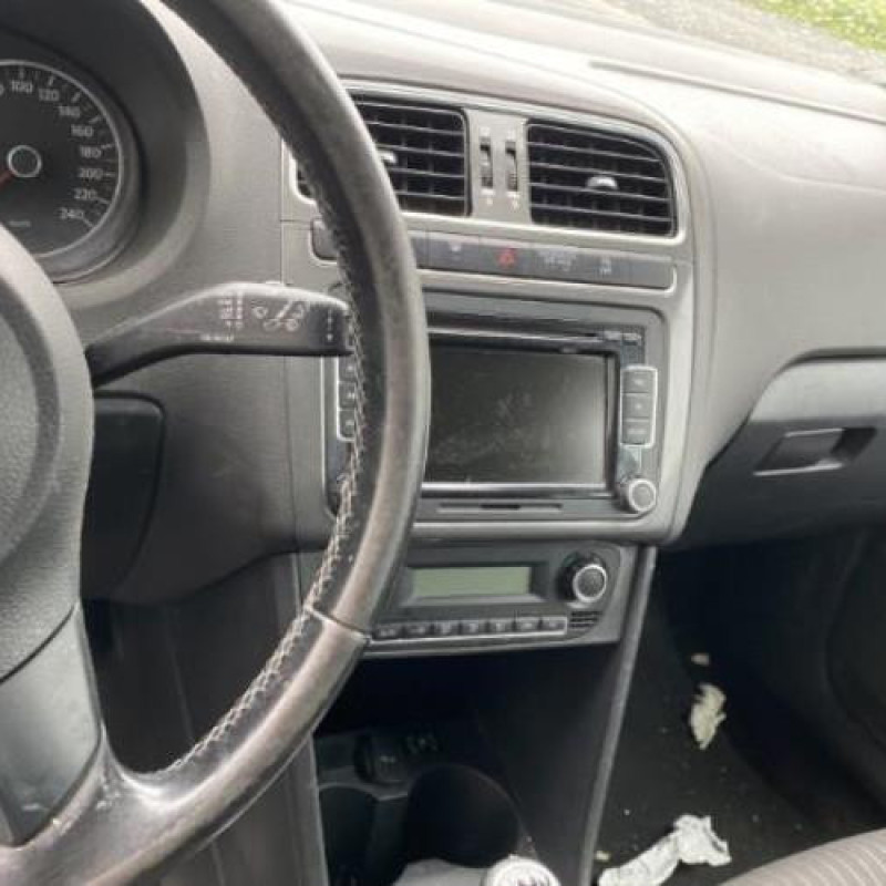 Attache ceinture avant droit VOLKSWAGEN POLO 5 Photo n°16