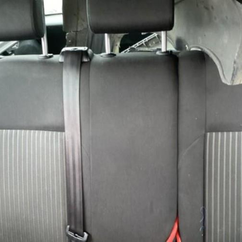 Attache ceinture avant droit VOLKSWAGEN POLO 5 Photo n°18