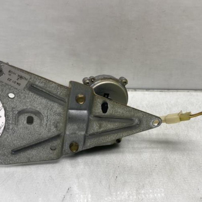 Moteur essuie glace arriere RENAULT TWINGO 1 Photo n°2