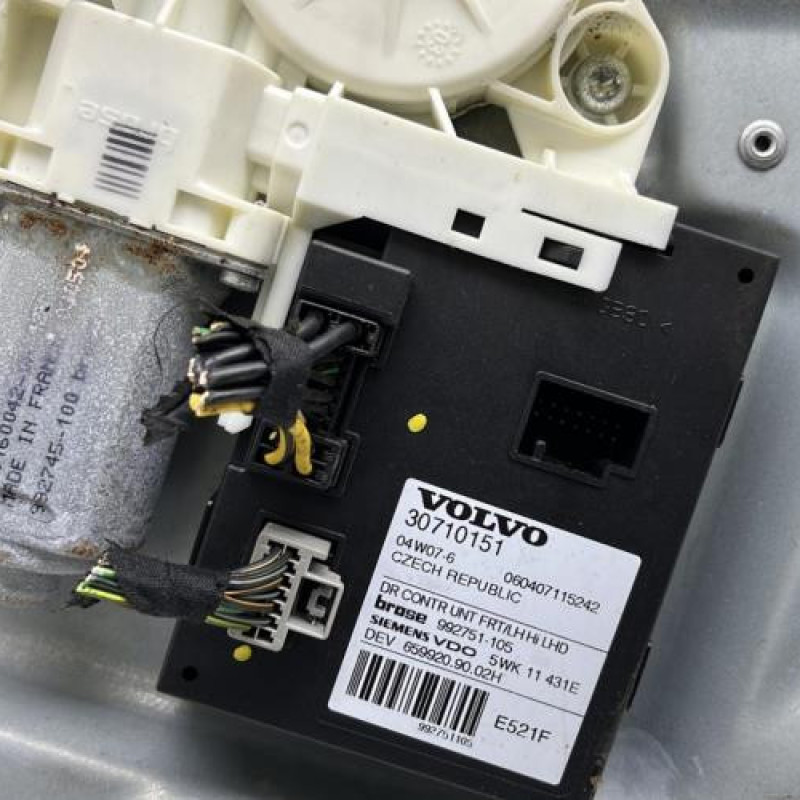Leve vitre electrique avant gauche VOLVO V 50 Photo n°4