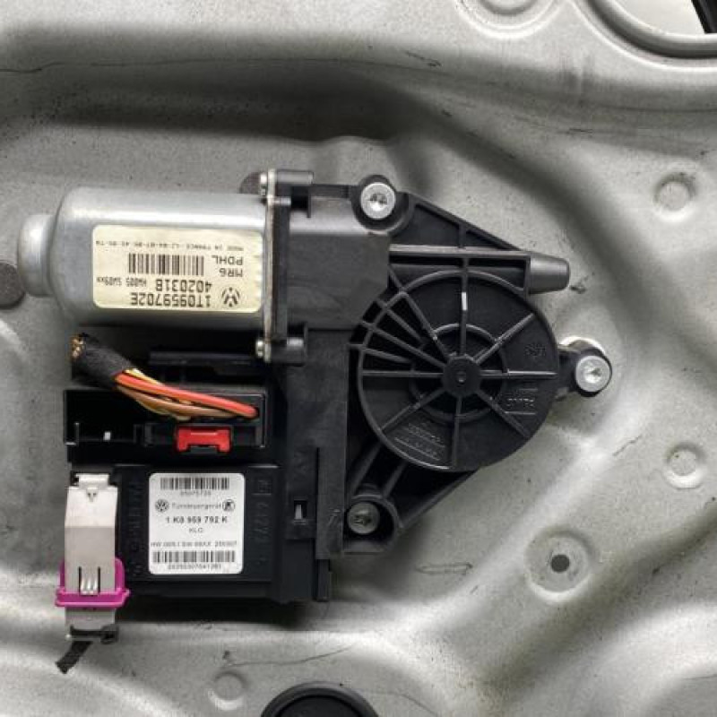 Leve vitre electrique avant droit VOLKSWAGEN TOURAN 1 Photo n°8