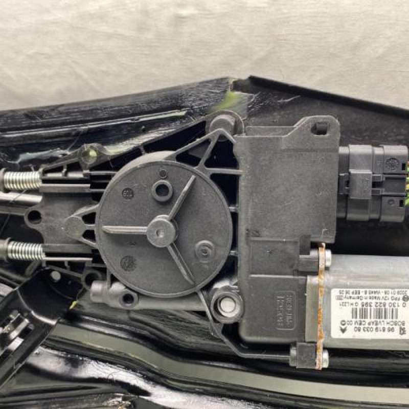 Leve vitre electrique arriere gauche PEUGEOT 308 1 Photo n°2