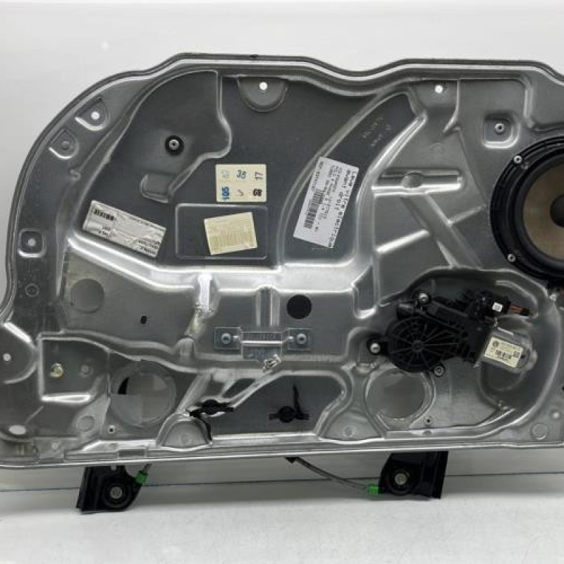 Leve vitre electrique avant droit VOLKSWAGEN POLO 4 Photo n°1
