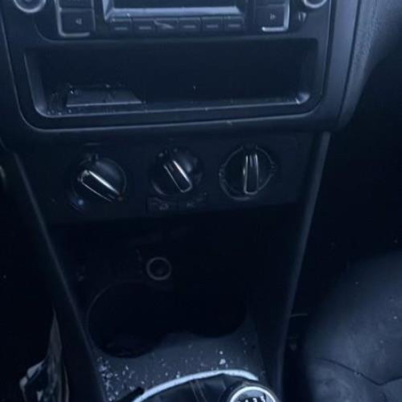 Bouton de coffre VOLKSWAGEN POLO 5 Photo n°11