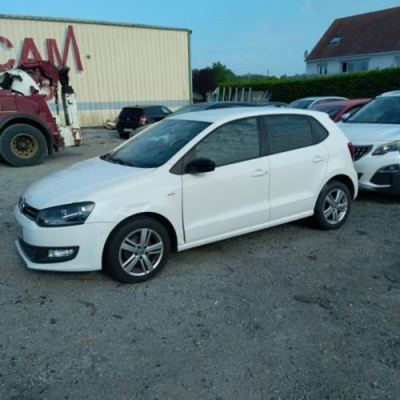 Volant VOLKSWAGEN POLO 5 Photo n°7