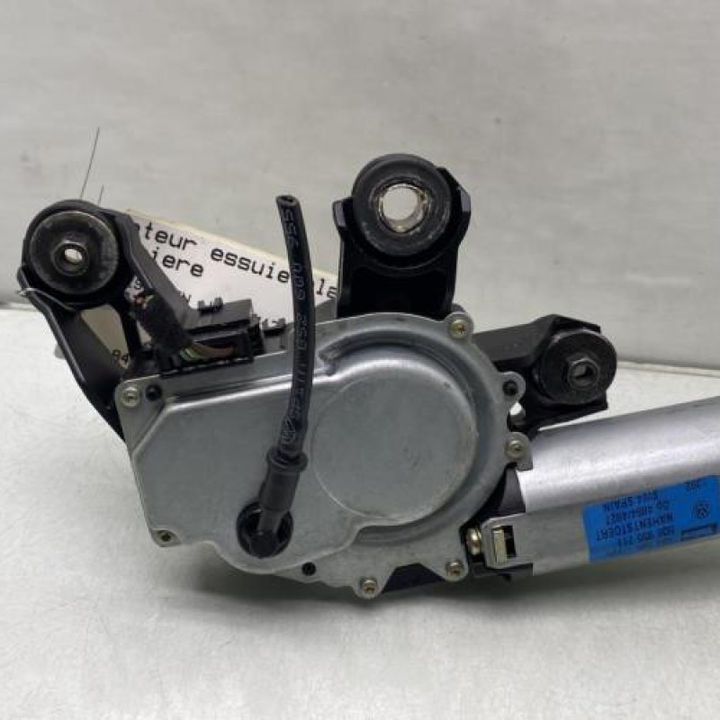 Moteur essuie glace arriere VOLKSWAGEN POLO 4 Photo n°2
