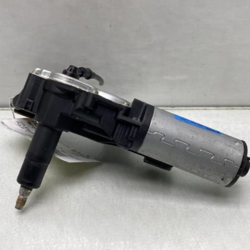 Moteur essuie glace arriere VOLKSWAGEN POLO 4 Photo n°3