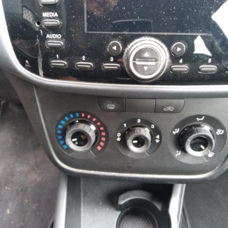 Moteur FIAT PUNTO EVO 3 Photo n°8