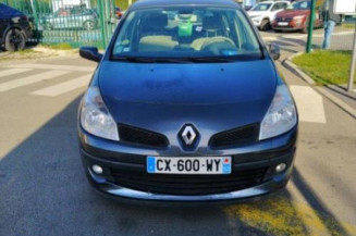 Moteur RENAULT CLIO 3 Photo n°1
