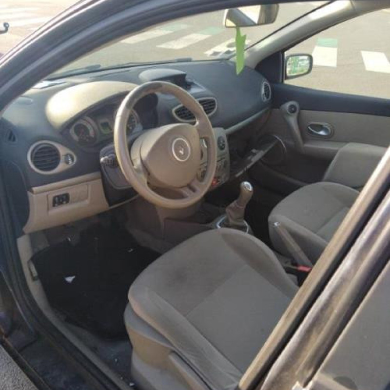 Moteur RENAULT CLIO 3 Photo n°6