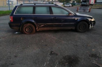 Vitre arriere droit VOLKSWAGEN PASSAT 4