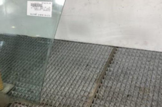 Vitre avant gauche VOLKSWAGEN PASSAT 4