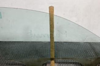 Vitre avant gauche VOLKSWAGEN PASSAT 4
