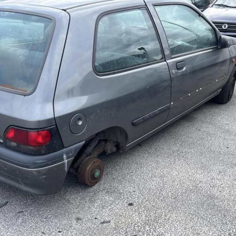 Malle/Hayon arriere RENAULT CLIO 1 Photo n°18