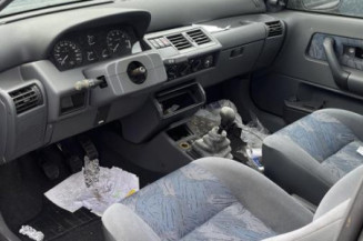 Malle/Hayon arriere RENAULT CLIO 1