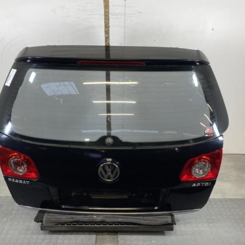 Malle/Hayon arriere VOLKSWAGEN PASSAT 5 Photo n°1