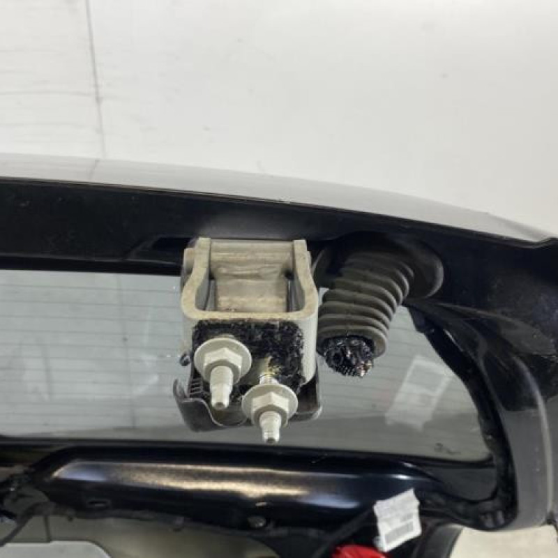 Malle/Hayon arriere VOLKSWAGEN PASSAT 5 Photo n°9
