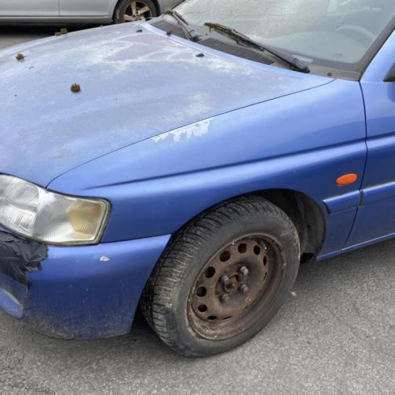 Feu arriere principal gauche (feux) FORD ESCORT 6 Photo n°7