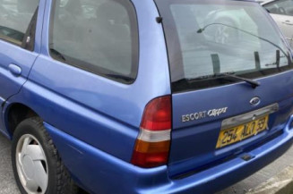 Feu arriere principal gauche (feux) FORD ESCORT 6