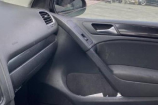 Attache ceinture avant droit VOLKSWAGEN GOLF 6