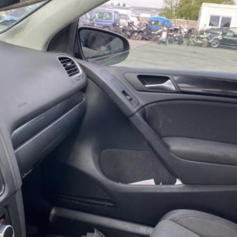Attache ceinture avant droit VOLKSWAGEN GOLF 6 Photo n°20