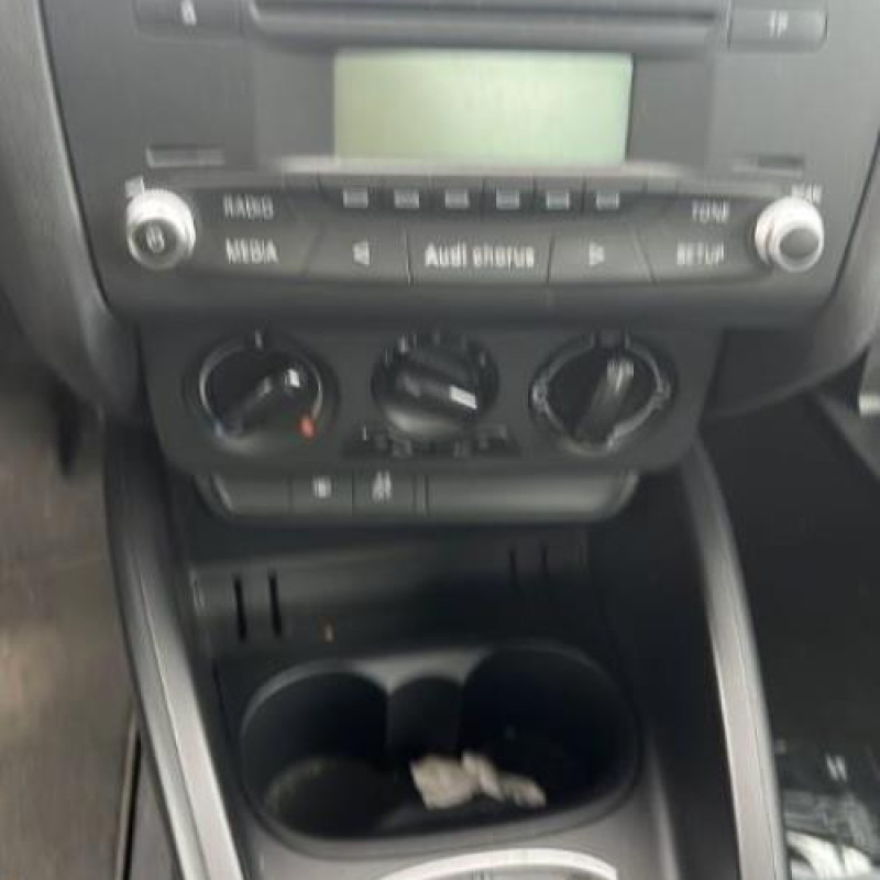 Poignee interieur avant gauche AUDI A1 1 Photo n°11