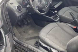 Poignee interieur avant gauche AUDI A1 1