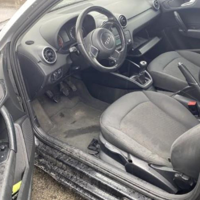 Poignee interieur avant gauche AUDI A1 1 Photo n°18