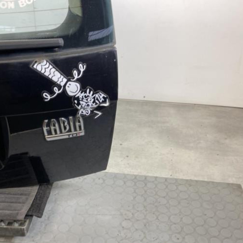 Malle/Hayon arriere SKODA FABIA 1 Photo n°4
