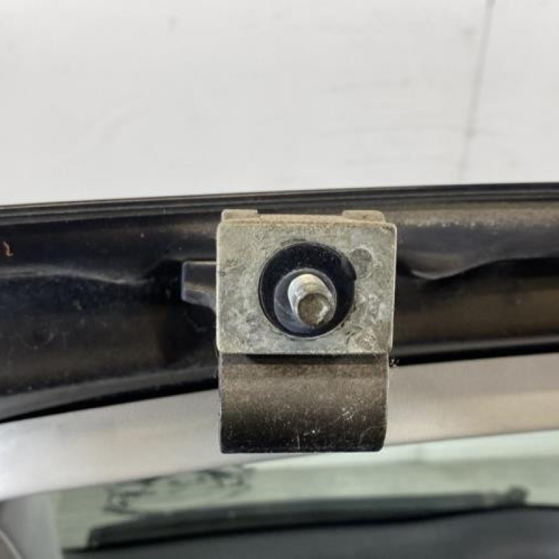 Malle/Hayon arriere SKODA FABIA 1 Photo n°6