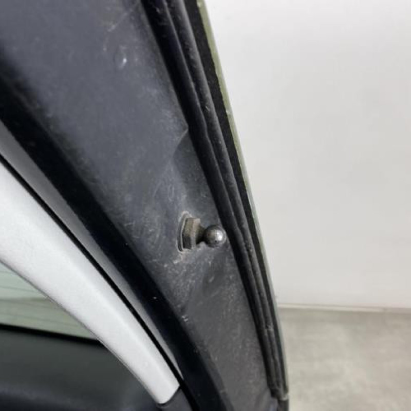 Malle/Hayon arriere SKODA FABIA 1 Photo n°8