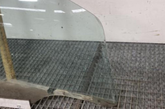 Vitre avant droit OPEL CORSA D