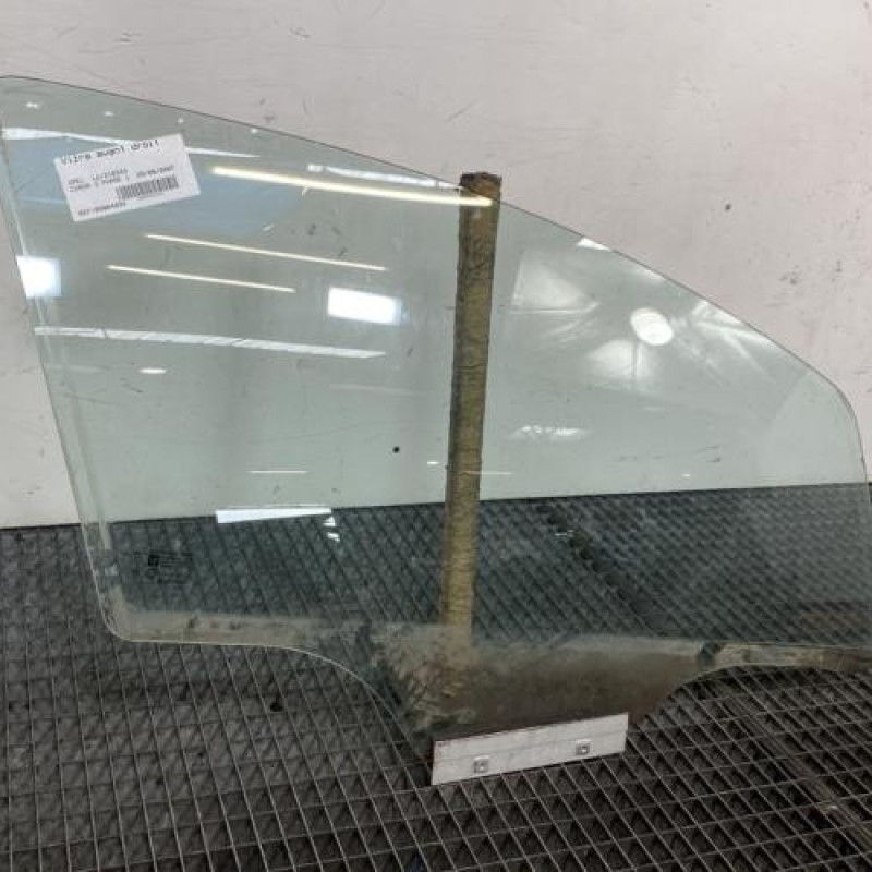 Vitre avant droit OPEL CORSA D Photo n°5