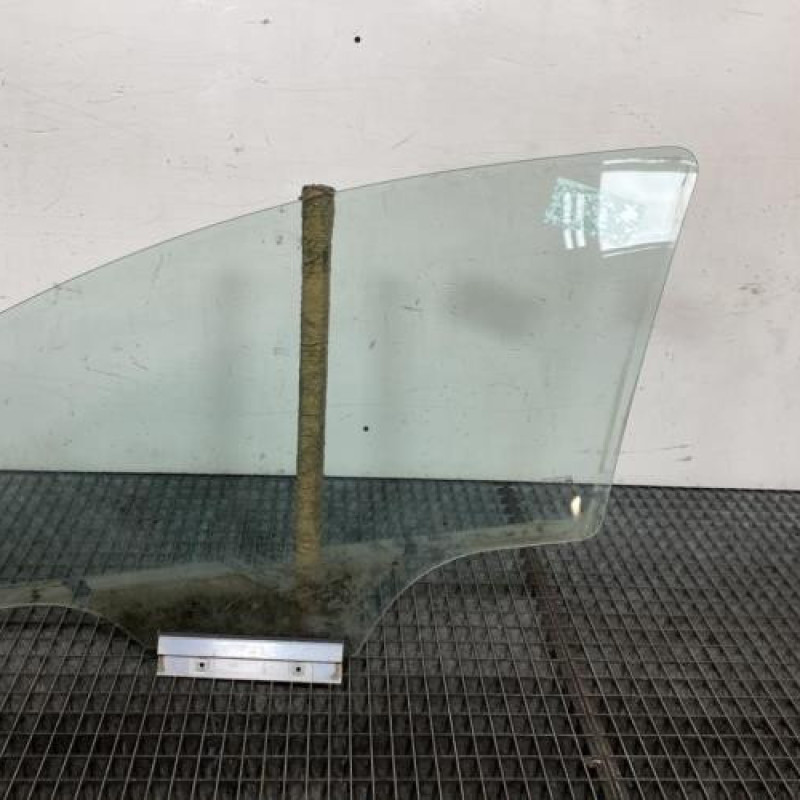 Vitre avant droit OPEL CORSA D Photo n°6