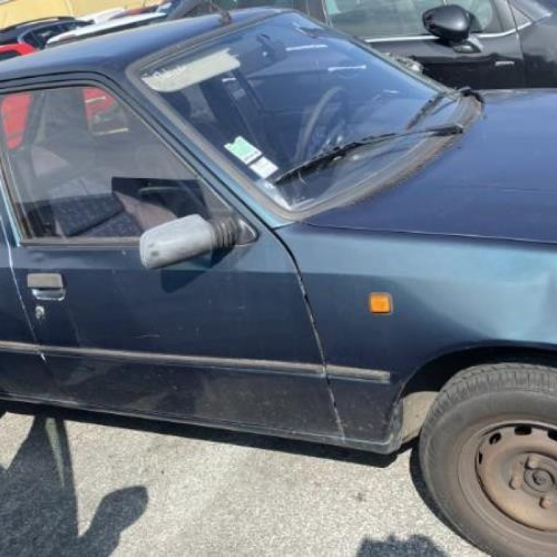 Leve vitre electrique avant droit PEUGEOT 205 Photo n°3