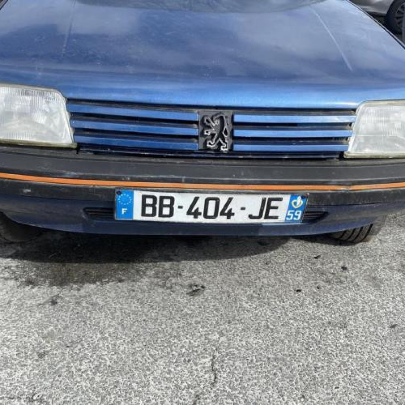 Leve vitre electrique avant droit PEUGEOT 205 Photo n°3