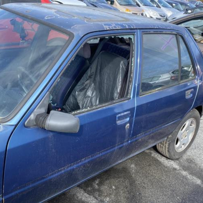 Leve vitre electrique avant droit PEUGEOT 205 Photo n°5