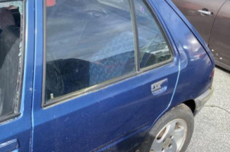 Leve vitre electrique avant droit PEUGEOT 205