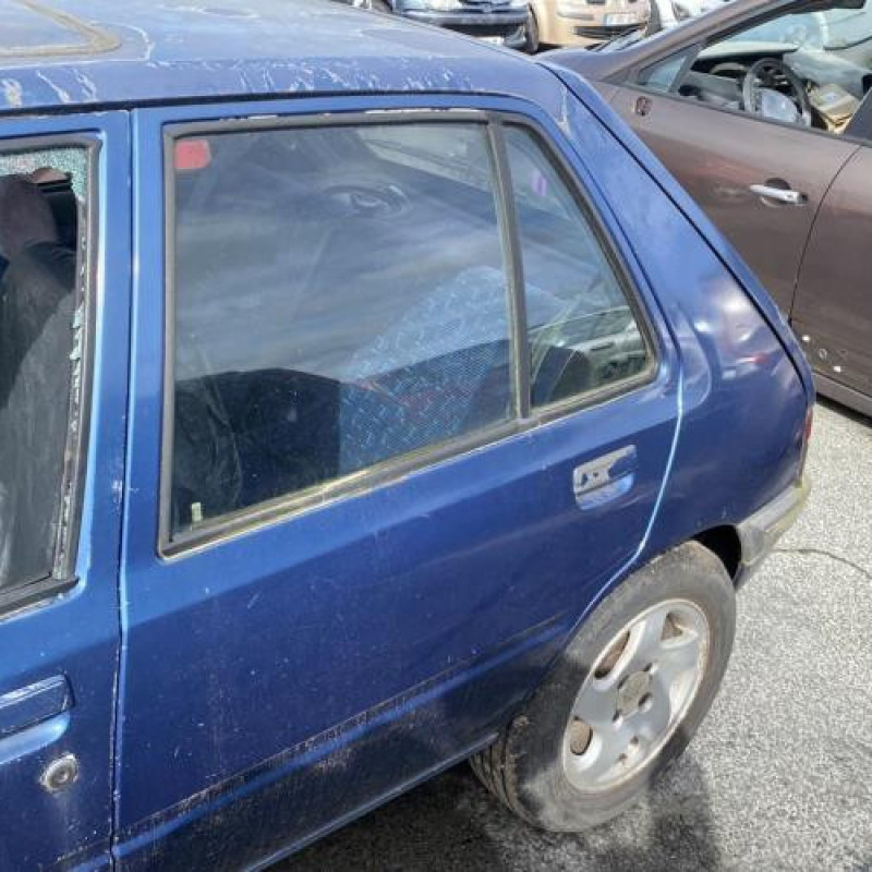 Leve vitre electrique avant droit PEUGEOT 205 Photo n°6