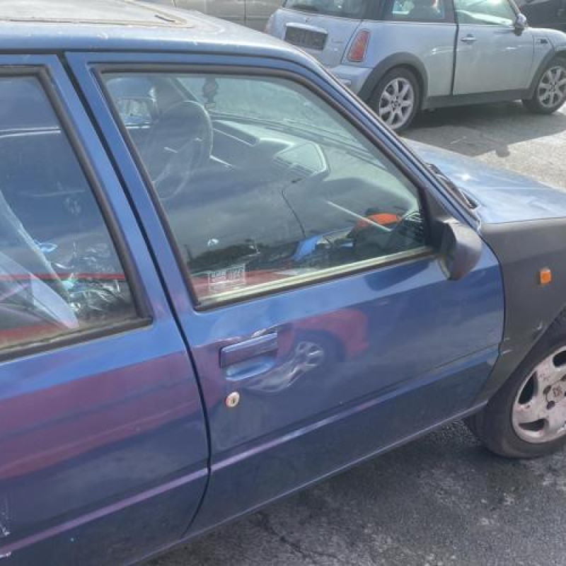 Leve vitre electrique avant droit PEUGEOT 205 Photo n°11