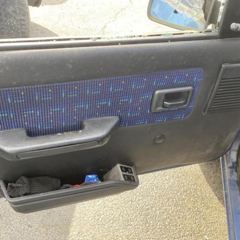 Leve vitre electrique avant droit PEUGEOT 205 Photo n°13