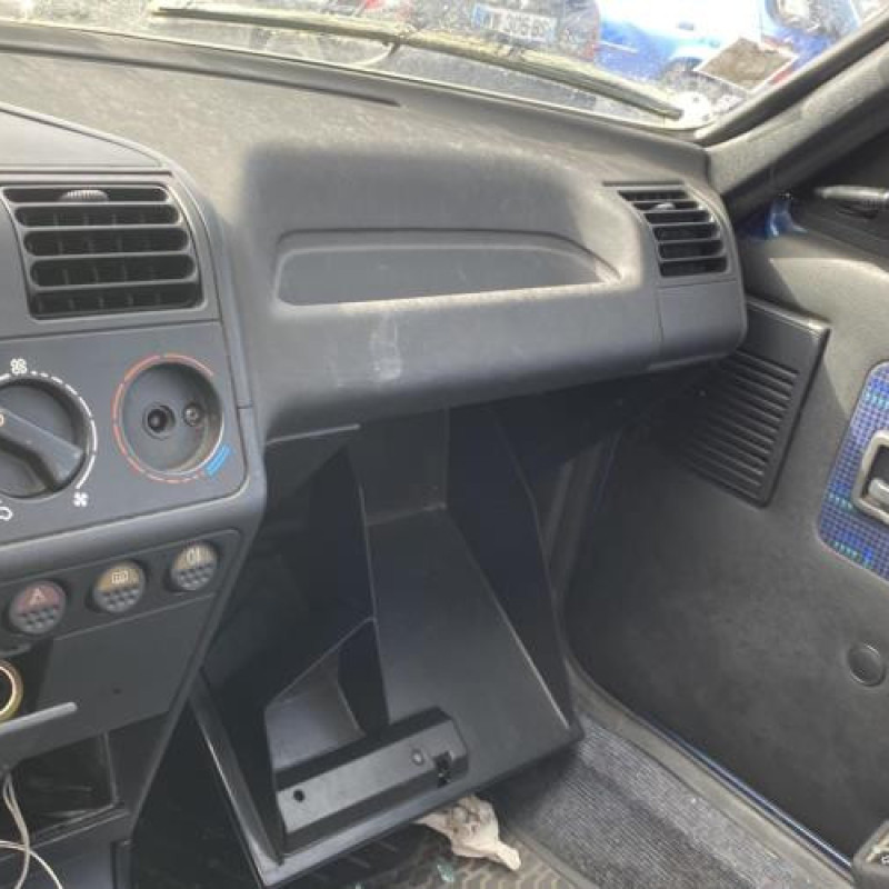 Leve vitre electrique avant droit PEUGEOT 205 Photo n°18